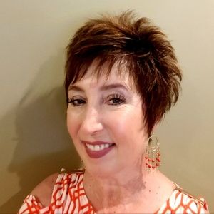 Meet your Posher, Rebecca